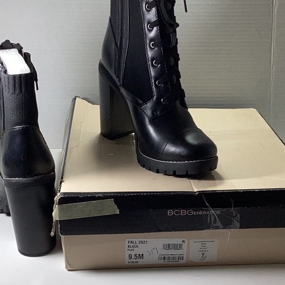 Women's Pilas Lug Sole Bootie - Picture 5 of 6